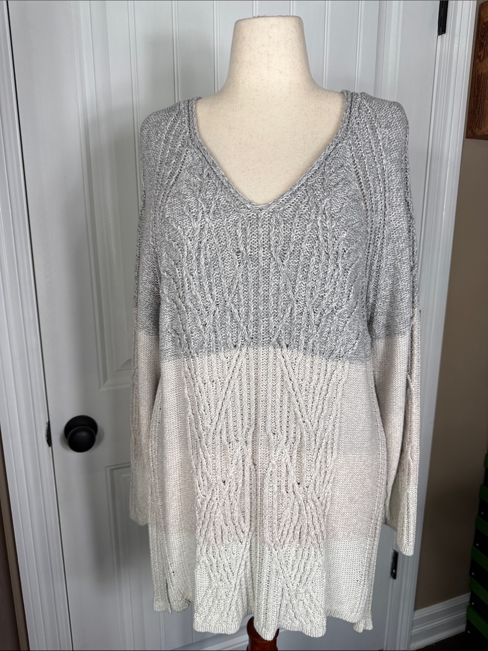 Nic & Zoe Women’s Two-Tone Cable Knit V-Neck Sweater - Gray/Cream Sz XL